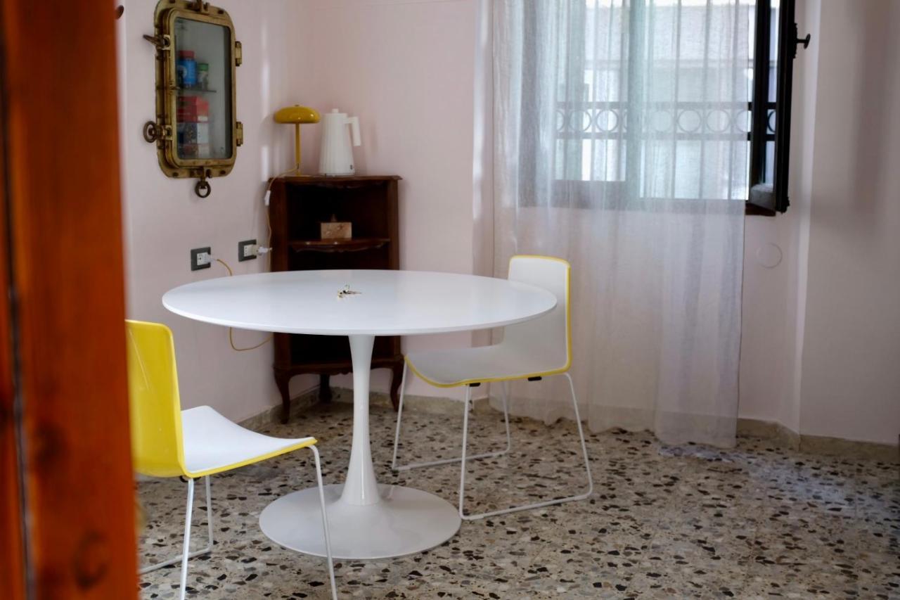 Venetian Pink Apartment In Dorsoduro Exterior foto